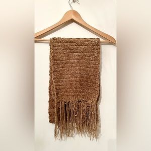 Luxurious women’s soft camel chenille scarf